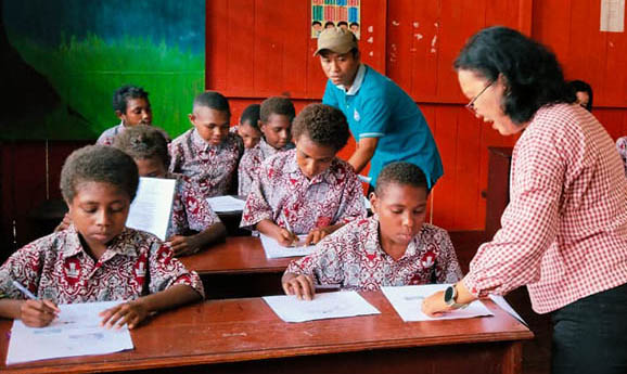 FKIP USD Kerahkan 18 Dosen untuk Asesmen Pendidikan Dasar di 70 Sekolah Kabupaten Asmat, Ini Hasilnya