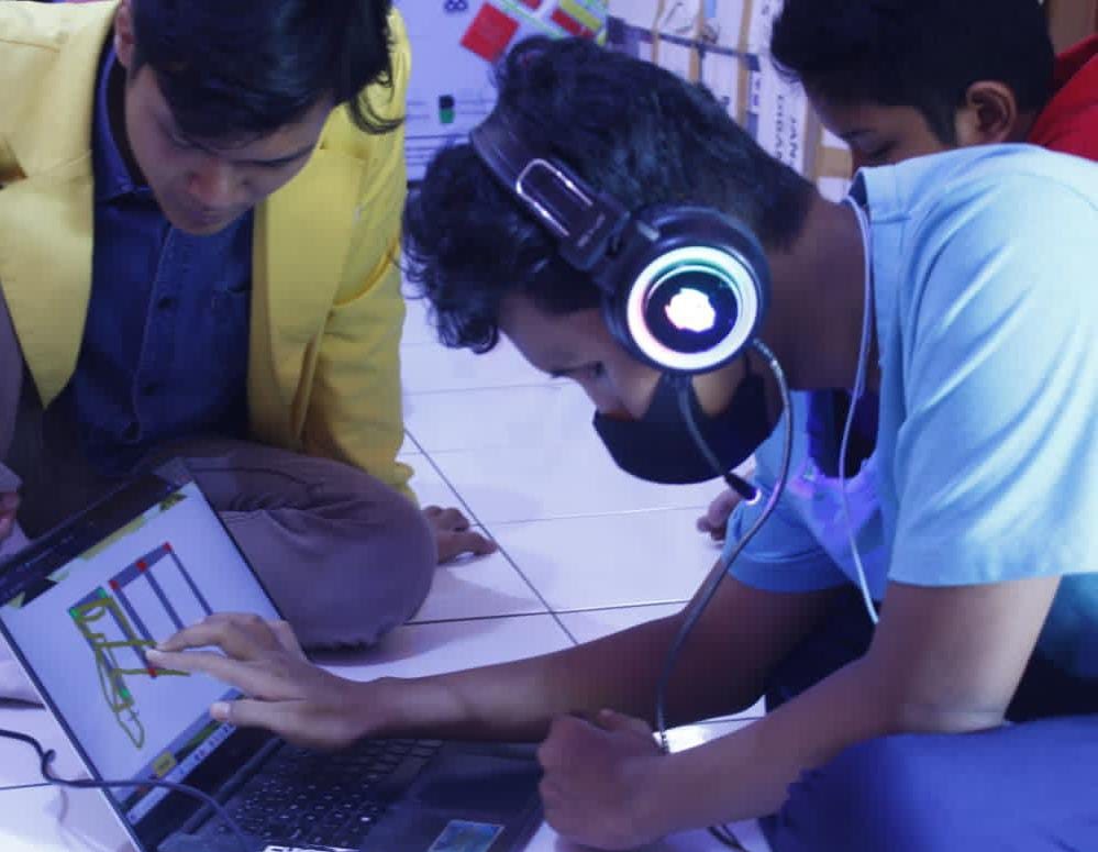 PKM-RSH, Mahasiswa Unnes Kembangkan Bagong’s Smart untuk Mudahkan Siswa Tunanetra Belajar Aksara Jawa